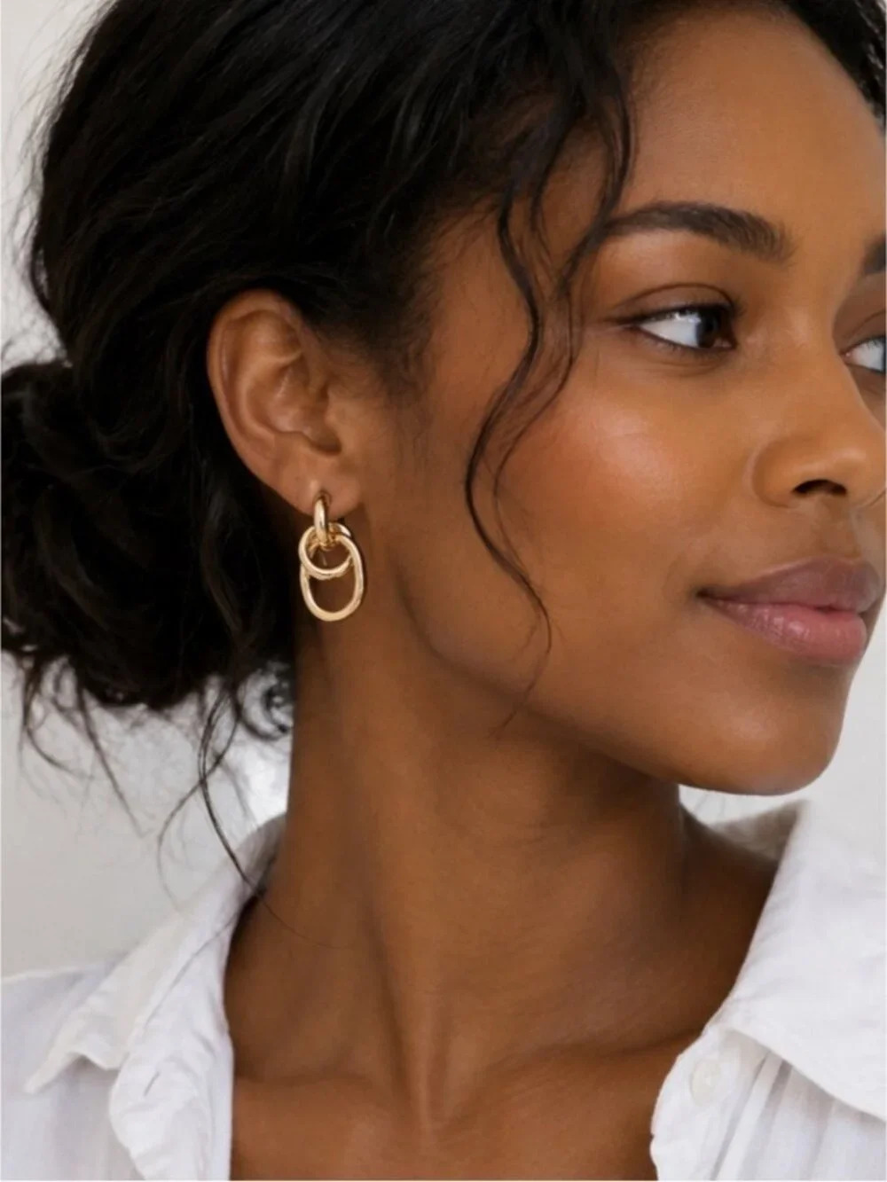 New! Gold Hooked Chain Drop Earrings (3055) NWOT